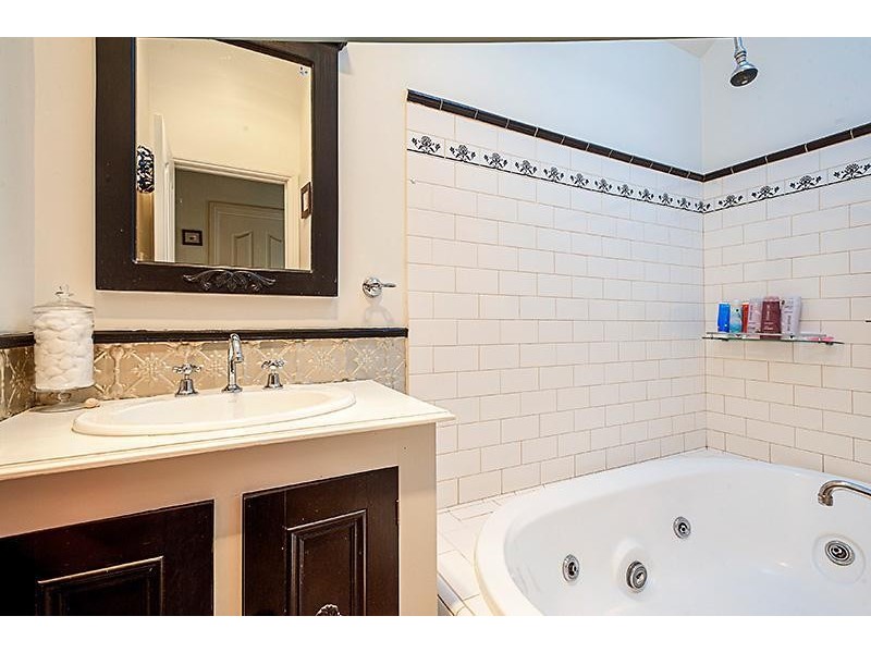 92 Tennyson Street, Kensington VIC 3031