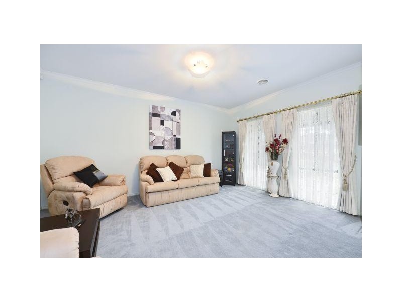 17 Aviemore Way, Point Cook VIC 3030