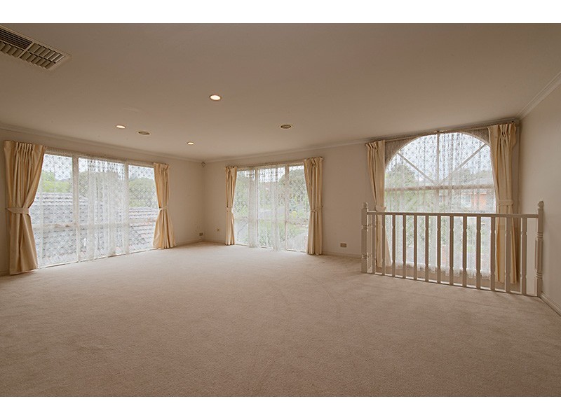 8 Brazilia Drive, Glen Waverley VIC 3150