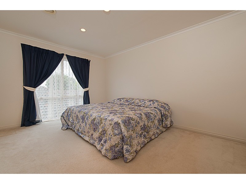 8 Brazilia Drive, Glen Waverley VIC 3150