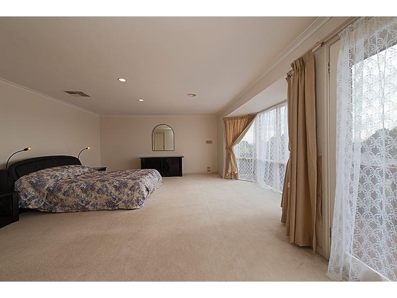 8 Brazilia Drive, Glen Waverley VIC 3150