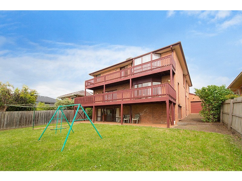 8 Brazilia Drive, Glen Waverley VIC 3150