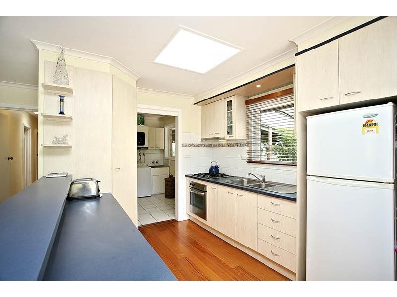 15 Lucas Avenue, Kilsyth VIC 3137