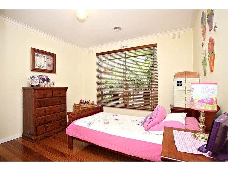 15 Lucas Avenue, Kilsyth VIC 3137