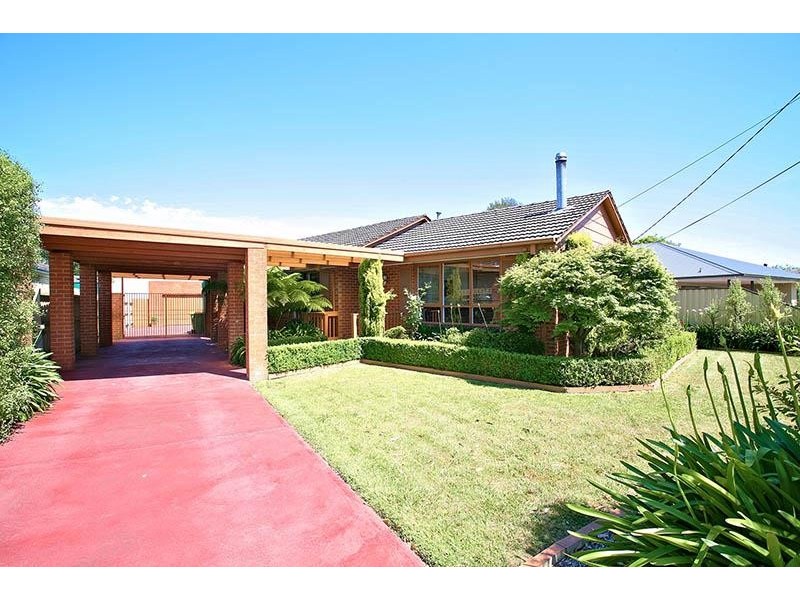 15 Lucas Avenue, Kilsyth VIC 3137