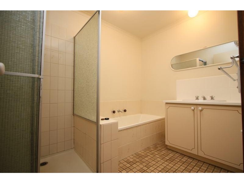 2/15 South Avenue, Bentleigh VIC 3204