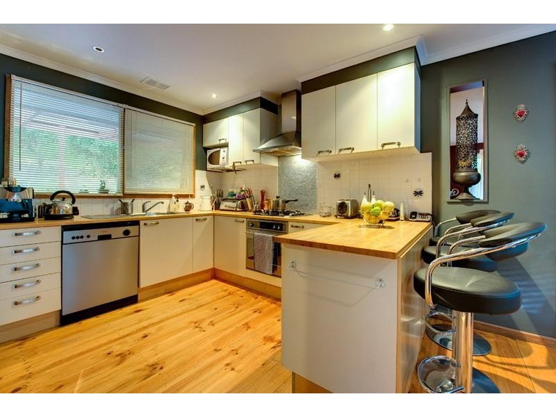 6 Hardy Street, Selby VIC 3159