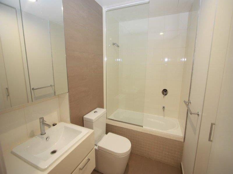 105/402-404 Dandenong Road, Caulfield North VIC 3161