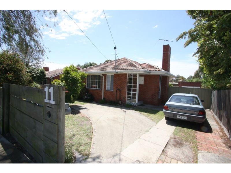 11 Widdop Crescent, Hampton East VIC 3188