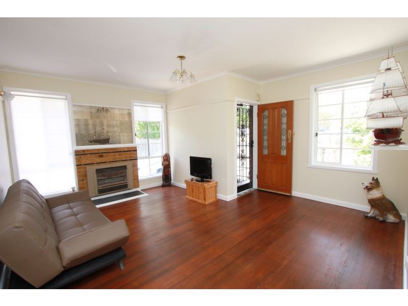 11 Widdop Crescent, Hampton East VIC 3188