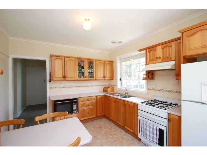 11 Widdop Crescent, Hampton East VIC 3188