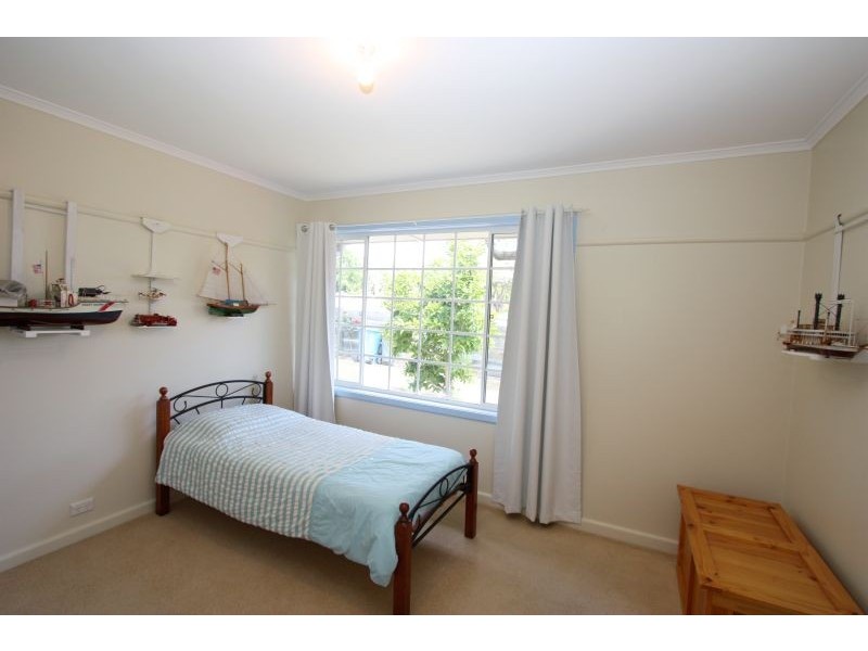 11 Widdop Crescent, Hampton East VIC 3188