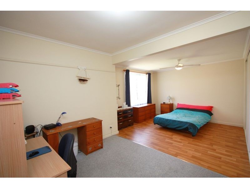 11 Widdop Crescent, Hampton East VIC 3188