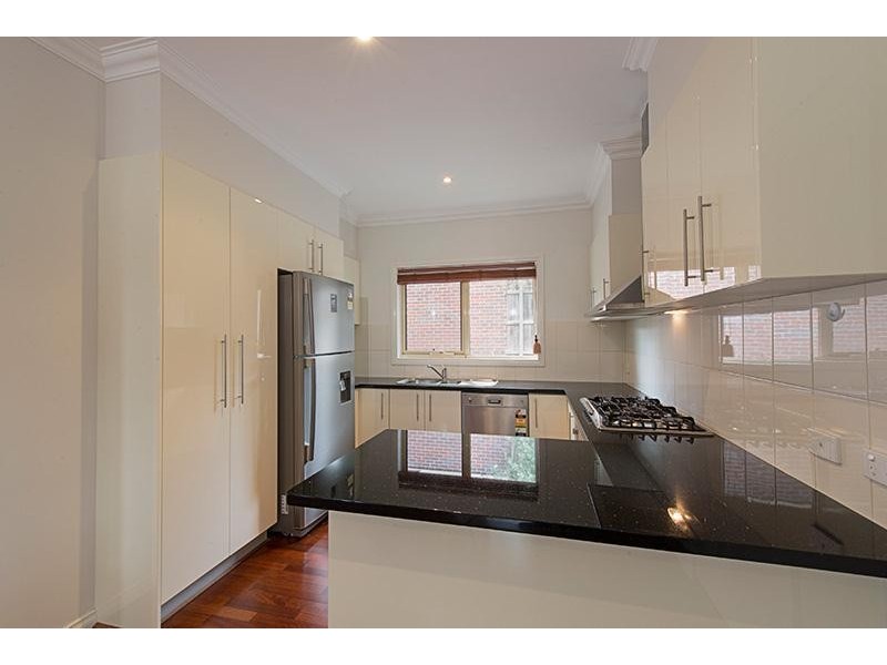 1/40 Russell Crescent, Doncaster East VIC 3109