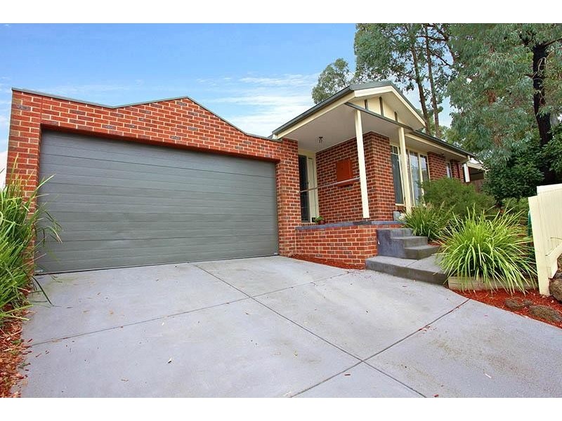 4 Dunoon Street, Mooroolbark VIC 3138