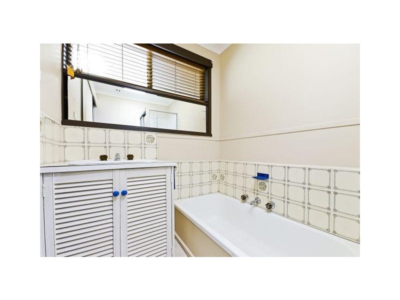 2 Madeleine Place, Melton West VIC 3337