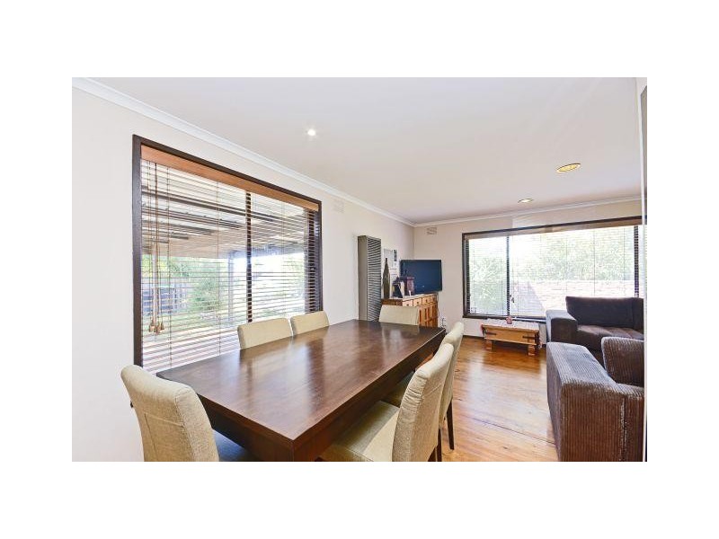 2 Madeleine Place, Melton West VIC 3337