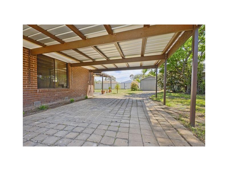 2 Madeleine Place, Melton West VIC 3337