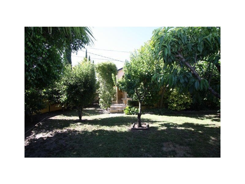 2a Dulcie Grove, Bentleigh VIC 3204