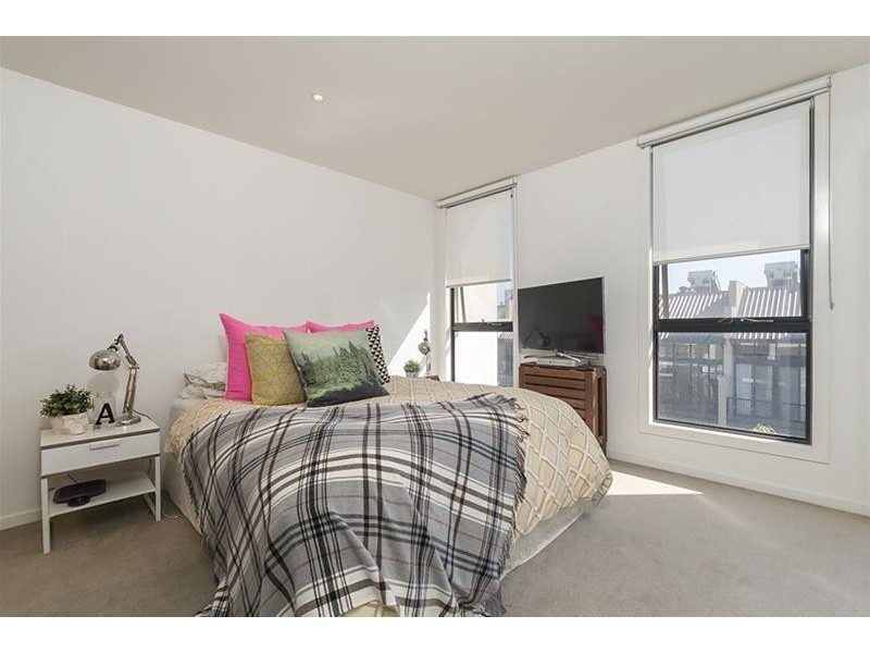 81 Central Park Walk, Cheltenham VIC 3192
