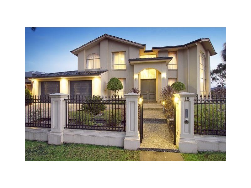 15 Ganaway Drive, Berwick VIC 3806