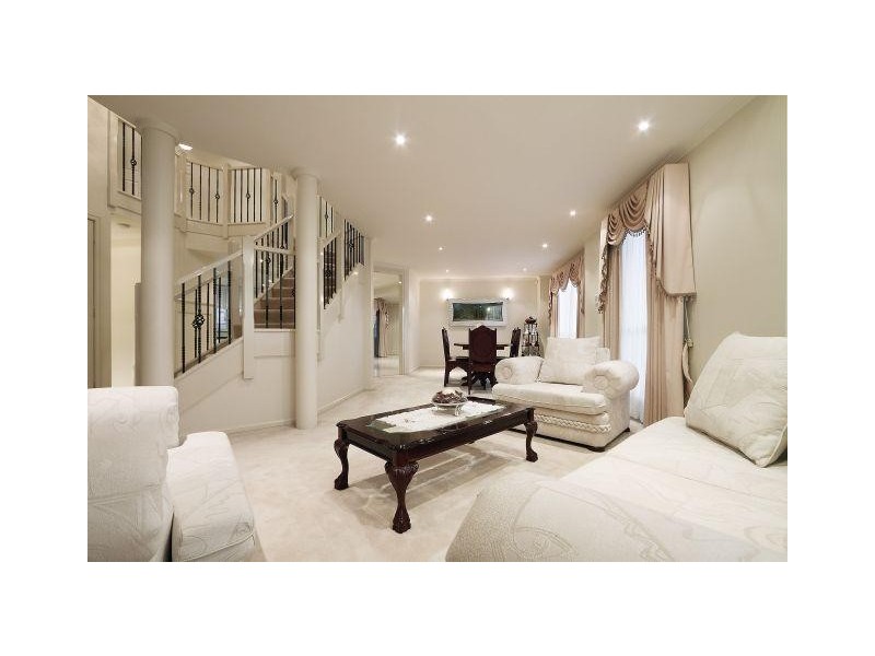 15 Ganaway Drive, Berwick VIC 3806