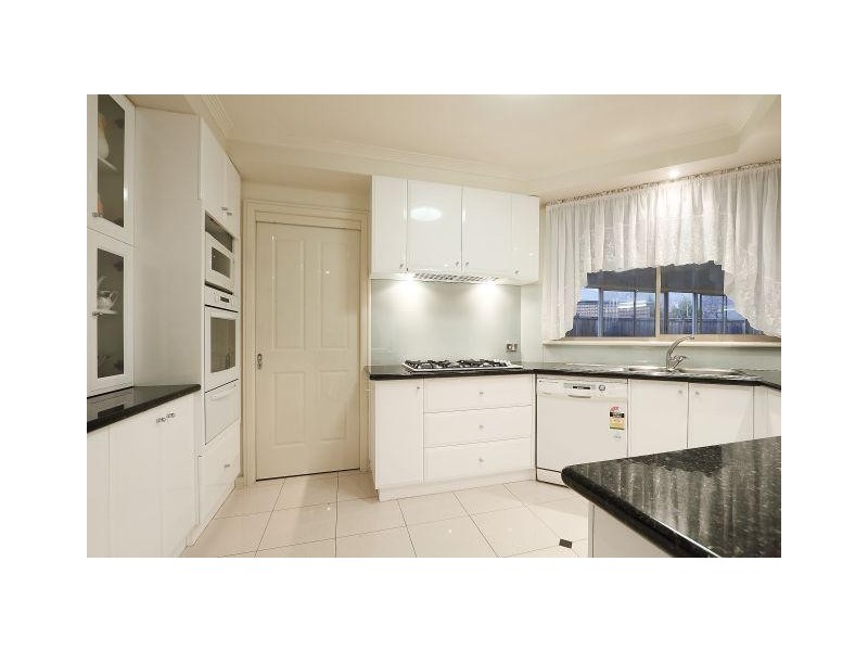 15 Ganaway Drive, Berwick VIC 3806