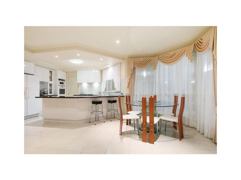 15 Ganaway Drive, Berwick VIC 3806