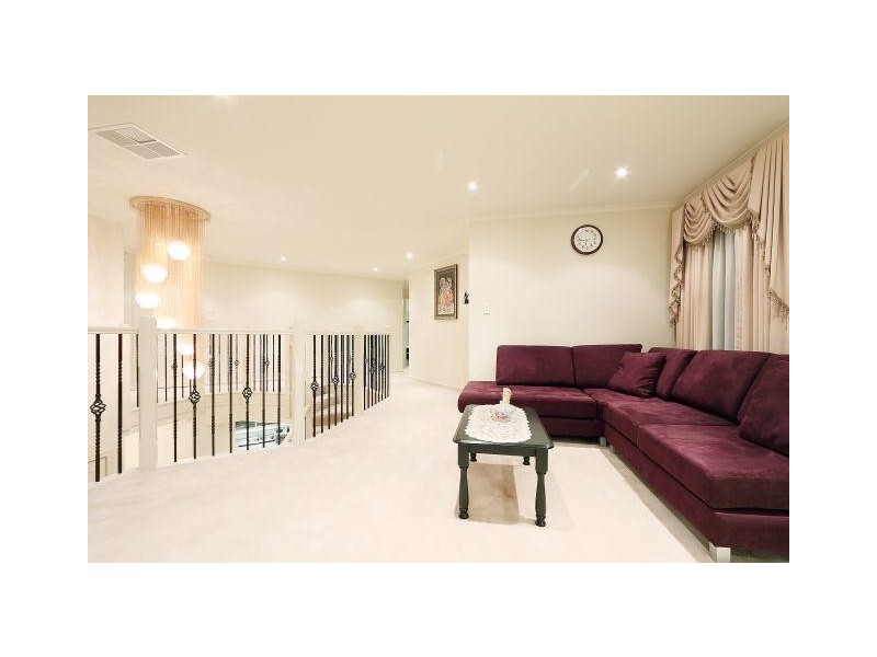 15 Ganaway Drive, Berwick VIC 3806