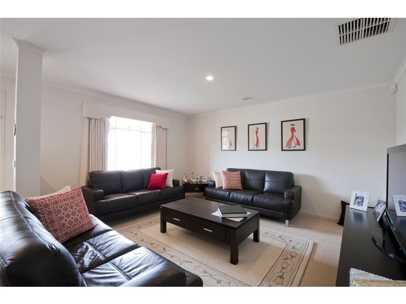 66 Sommersby Street, Point Cook VIC 3030