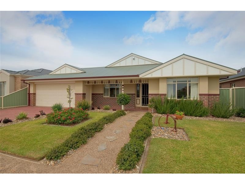 66 Sommersby Street, Point Cook VIC 3030