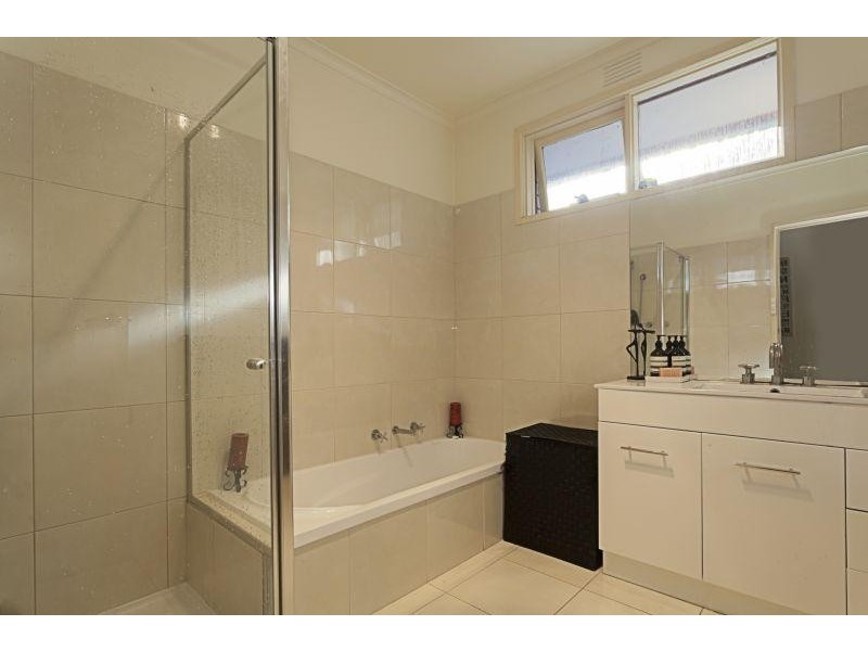 2/5 Erica Avenue, Glen Iris VIC 3146