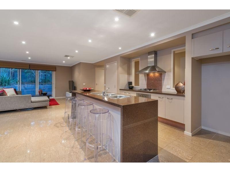 4 Huron Parkway, Pakenham VIC 3810