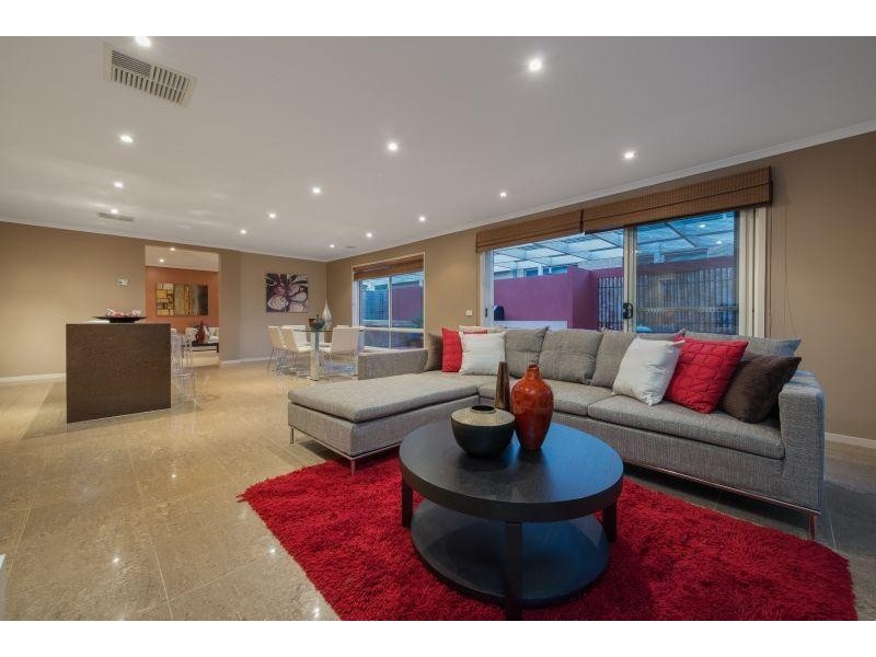 4 Huron Parkway, Pakenham VIC 3810