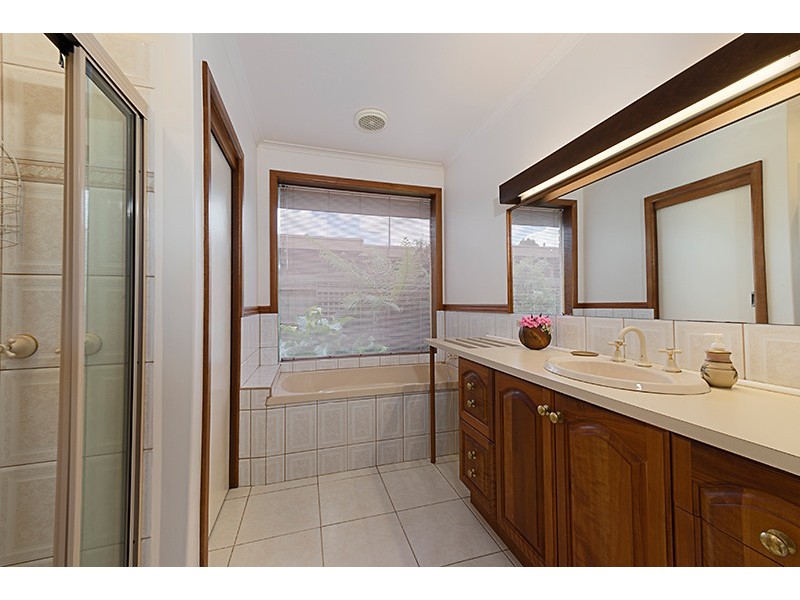 34 Baratta Street, Blackburn South VIC 3130