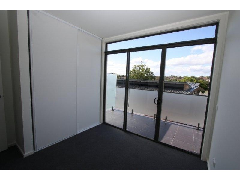 8/1650 Dandenong Road, Oakleigh VIC 3166