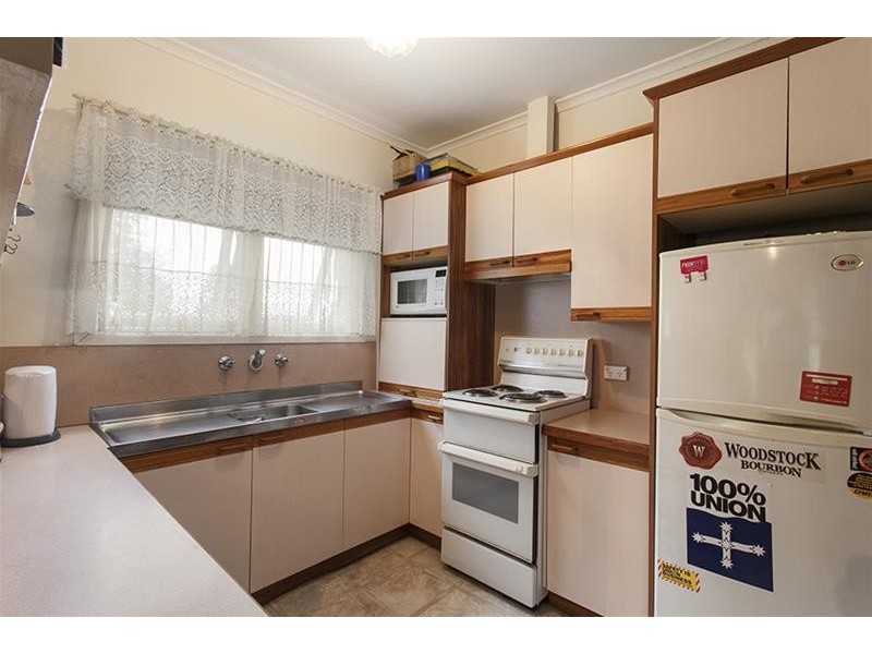 2/28 Moralla Avenue, Croydon VIC 3136