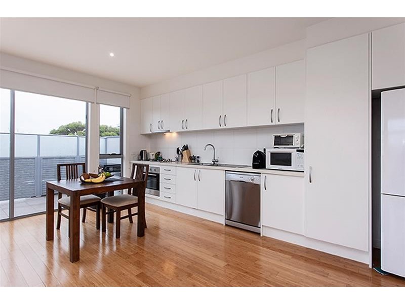 205/135 Lower Dandenong  Road, Mentone VIC 3194