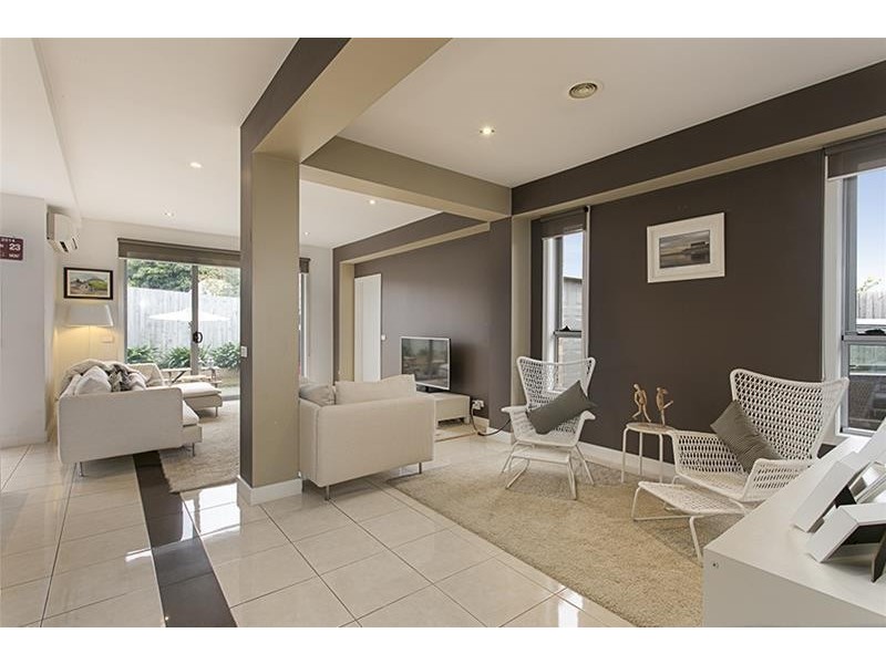 2/27 Cash Grove, Mount Waverley VIC 3149