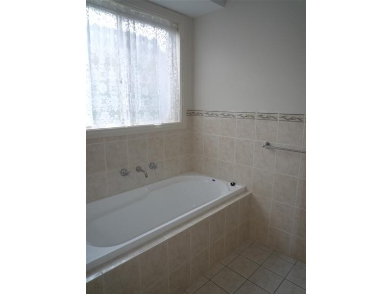 34 Strathmont Drive, Strathalbyn SA 5255