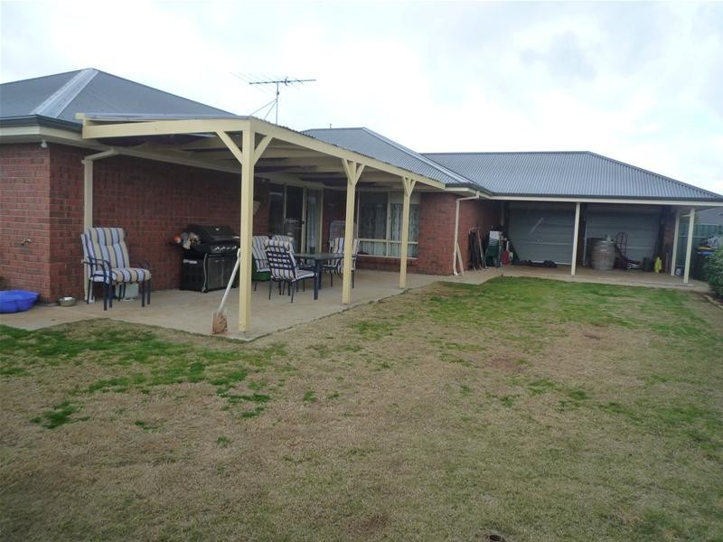 34 Strathmont Drive, Strathalbyn SA 5255