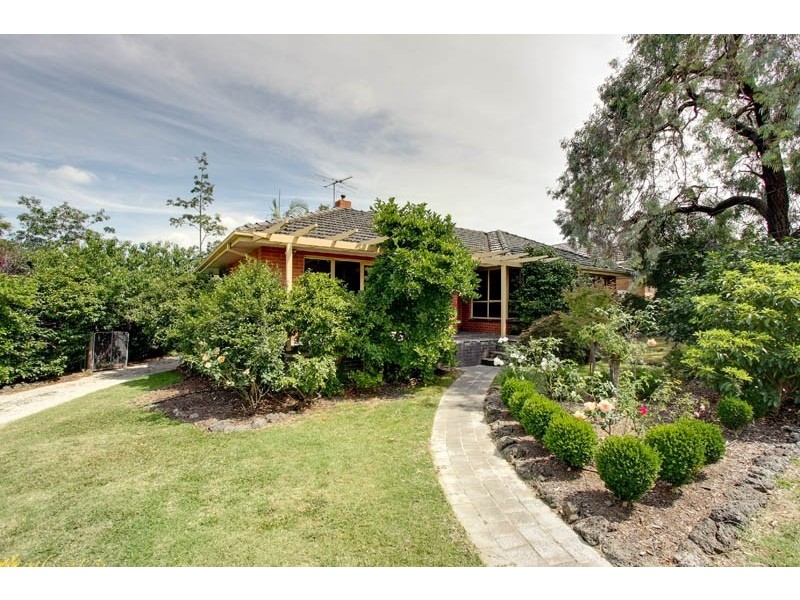 17 Christa Avenue, Burwood East VIC 3151