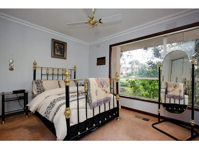 17 Christa Avenue, Burwood East VIC 3151