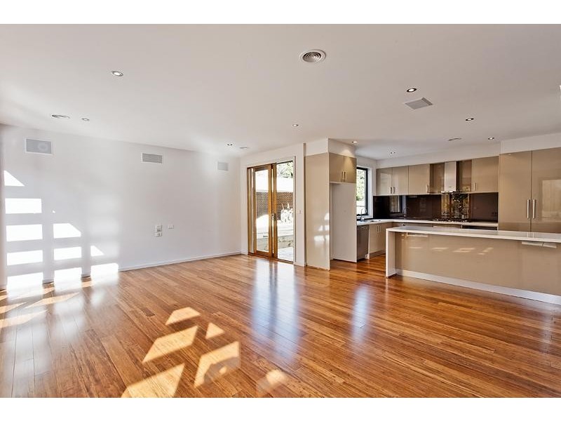 2/7 Tanunda Street, Vermont South VIC 3133