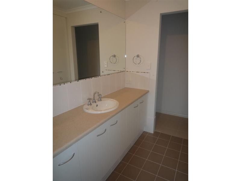 18 Grassmere Drive, Murray Bridge SA 5253