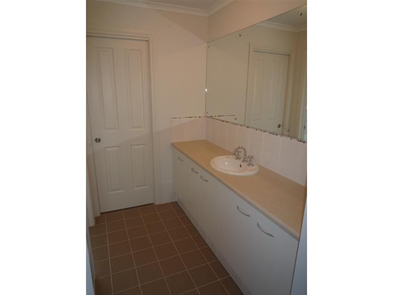 18 Grassmere Drive, Murray Bridge SA 5253