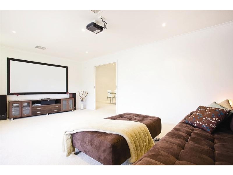 2 Huron Close, Rowville VIC 3178