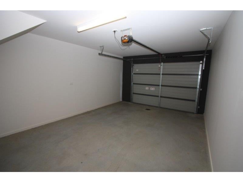 64 Central Park Walk, Cheltenham VIC 3192