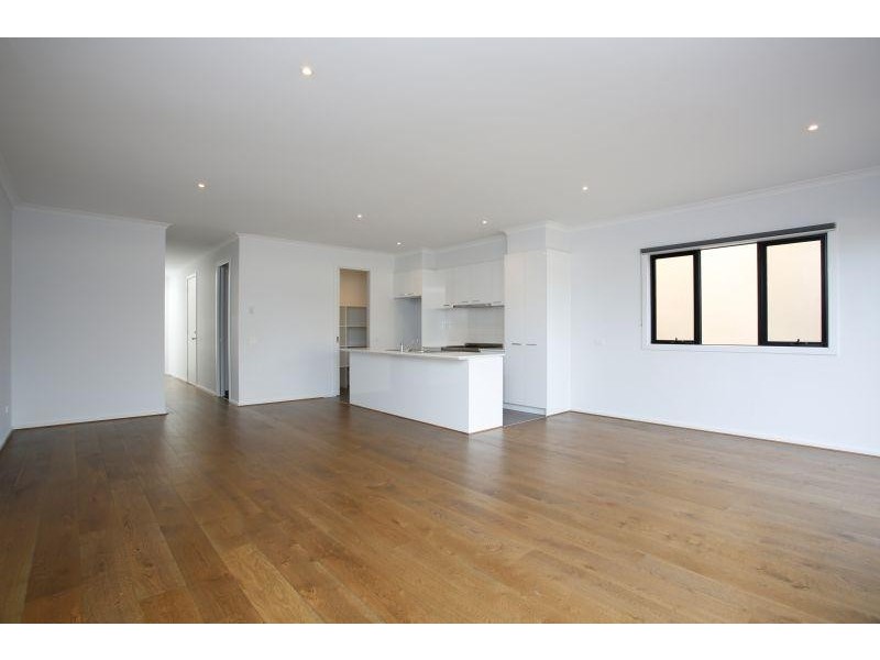 47 Willow Glen Boulevard, Cranbourne VIC 3977