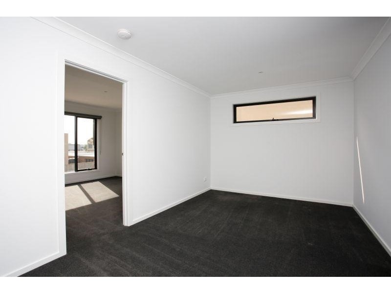 47 Willow Glen Boulevard, Cranbourne VIC 3977